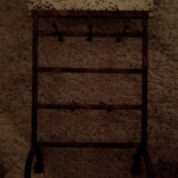 COPY - Shabby Chic.jewelry.tea cups Holder - Picture 1 of 3